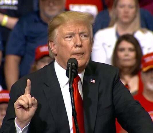 Governo Trump influenciou no aumento de mortes por Covid-19 nos EUA, diz revista Lancet