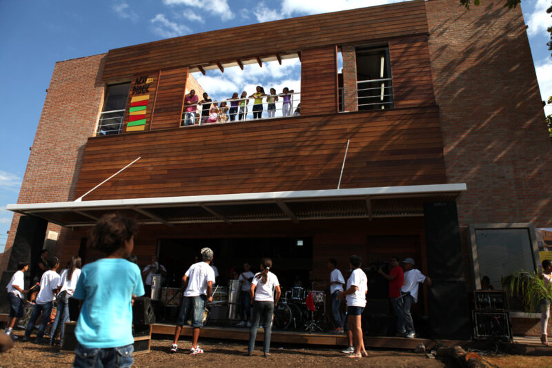 Arte no Dique recebe inscrições gratuitas para cursos presenciais em parceria com o Sebrae