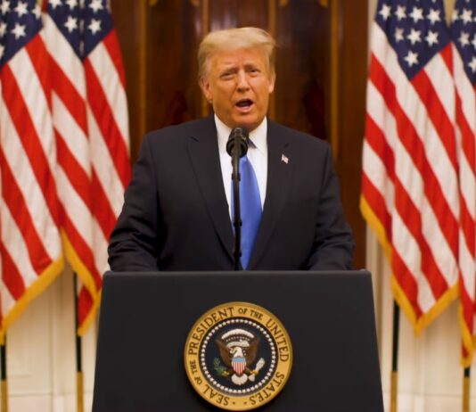 Donald Trump é absolvido pelo Senado dos EUA em julgamento de impeachment
