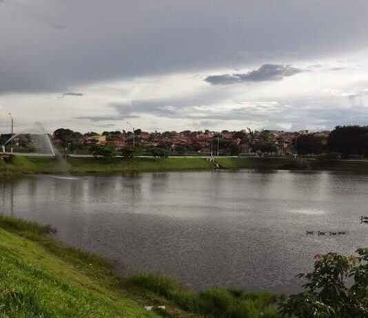 Lindo lago do amor