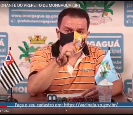 Prefeito de Mongaguá que perdeu pai e irmão para Covid chora em live e defende lockdown