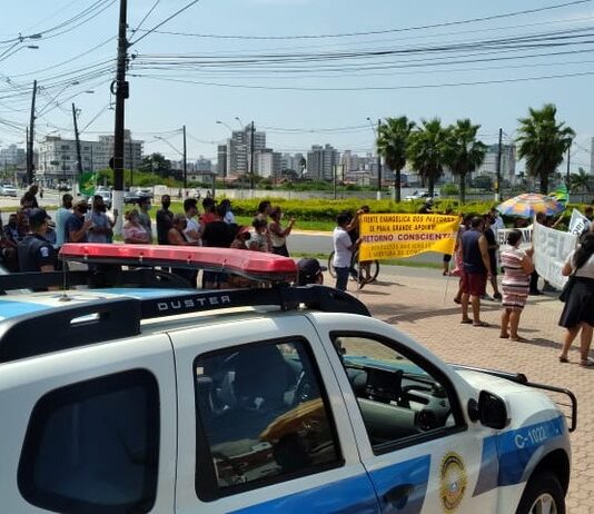Apesar dos números assustadores da Covid, pastores e comerciantes de PG protestam contra lockdown