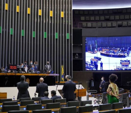 Câmara dos Deputados aprova a chamada PEC Emergencial em segundo turno