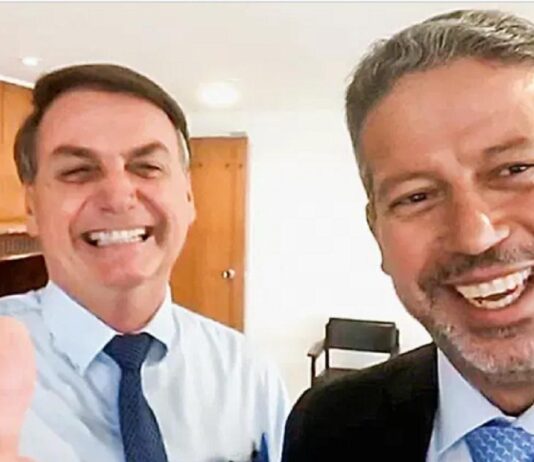 Na madrugada, Câmara aprova PEC, que beneficia bancos em troca de auxílio emergencial