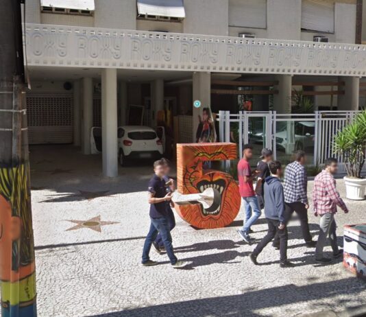 Campanha de financiamento coletivo tenta impedir fechamento do tradicional Cine Roxy em Santos
