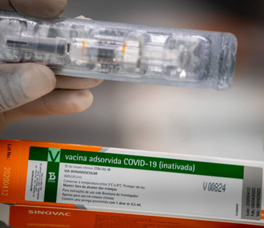 Conmebol recebe doação de 50 mil doses de CoronaVac para imunização de jogadores da América do Sul