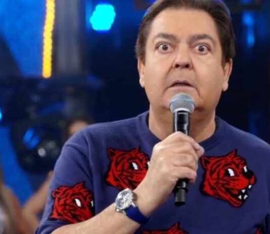 Fausto Silva fecha com a TV Bandeirantes e deve assinar contrato na semana que vem