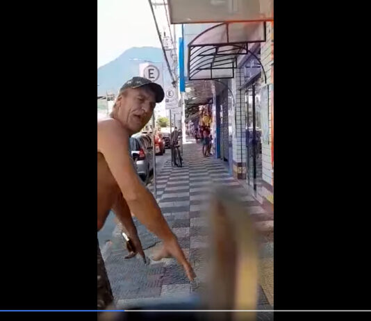 Bolsonarista sem máscara xinga as pessoas em Peruíbe: “todos de focinheira”. Veja o vídeo