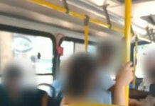 Mulher é presa após chamar homem negro de “macaco” e “da senzala” em ônibus da Praia Grande