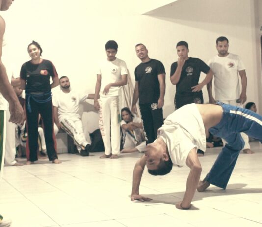 Documentário retrata trajetória do grupo de capoeira Meninos Guerreiros, da Baixada Santista