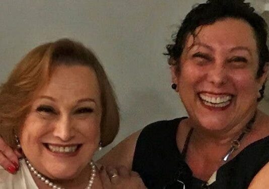 Depois de ter sido intubada, filha de Nicette Bruno supera a Covid-19 e recebe alta