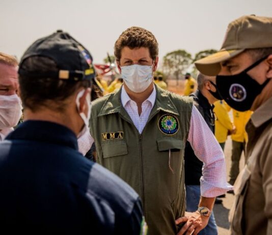 “Inimigo do meio ambiente”: Ação da PF contra Ricardo Salles repercute no mundo