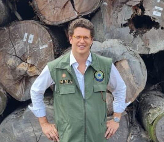 Ministro Ricardo Salles é alvo de operação da PF sobre corrupção e facilitação de contrabando