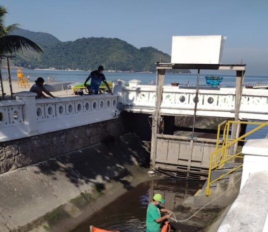 Mancha de óleo no Canal 6 em Santos assusta moradores e preocupa autoridades