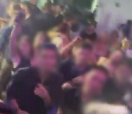 Buffet em Santos ignora medidas de restrição contra Covid-19 e recebe festa de debutantes