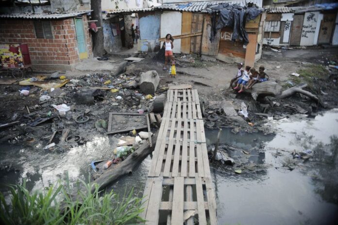 favela-pobreza-ebc-1024x681