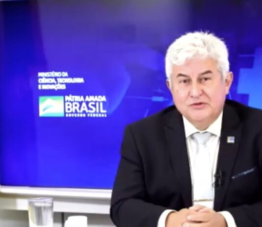 Marcos Pontes ignora 500 mil mortos e diz que ciência é “arma” na pandemia