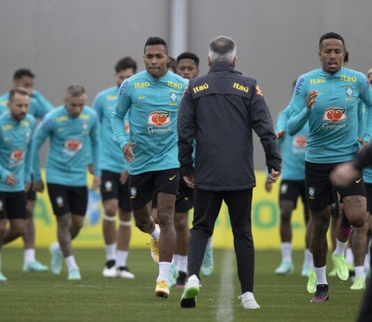 Jogadores da seleção brasileira pipocam e resolvem jogar a Copa América no país em meio à pandemia