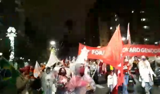 Protesto contra Jair Bolsonaro e por seu impeachment enche as ruas de Santos neste sábado