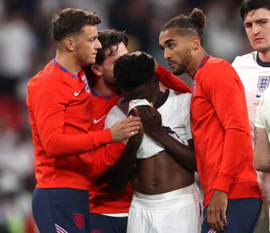 Polícia prende quatro pessoas na Inglaterra por ataques racistas na final da Eurocopa