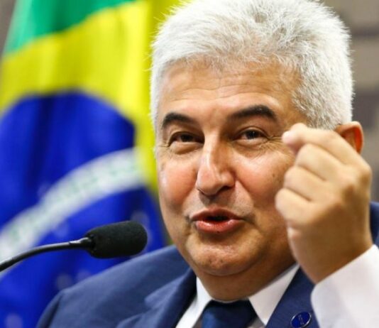 Ministro da Ciência menospreza queda da Plataforma Lattes: “O pessoal não vai morrer por causa disso”