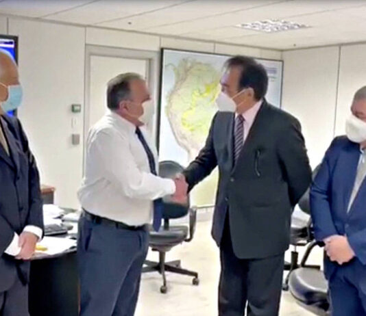 Vídeo mostra Pazuello ao negociar CoronaVac com intermediária pelo triplo do preço; veja aqui