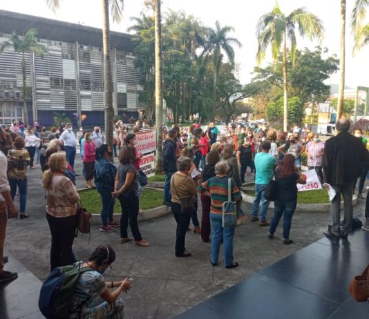Servidores municipais de Cubatão protestam contra retirada de direitos pela prefeitura