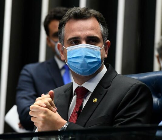 Presidente do Senado rejeita impeachment de Alexandre de Moraes apresentado por Bolsonaro