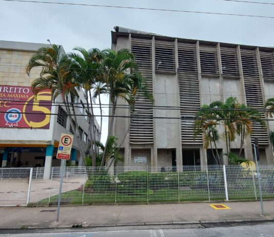 Comunidade acadêmica se une contra fechamento do Campus Boqueirão da UniSantos