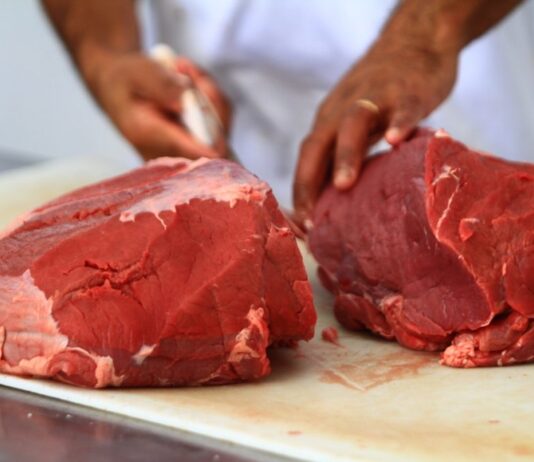 Defensoria pede soltura de homem condenado a 7 anos de prisão por furtar carne em SP