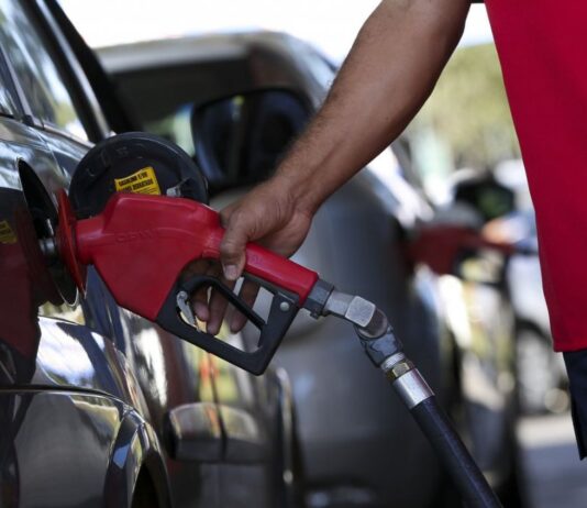Dolarização: gasolina brasileira está entre as mais caras do mundo