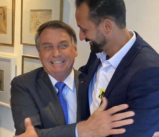 Depois de ataque homofóbico, Maurício Souza já fala em candidatura em 2022