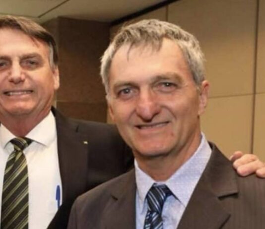 Casa multada em Praia Grande havia sido vendida por Renato Bolsonaro