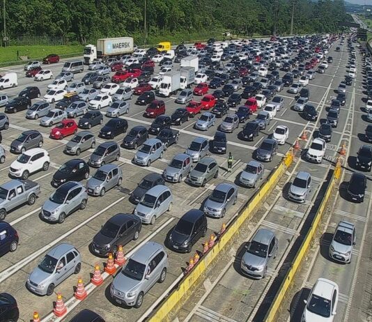 Mesmo com aumento de casos da Covid, até 650 mil veículos devem vir à Baixada para Ano-Novo