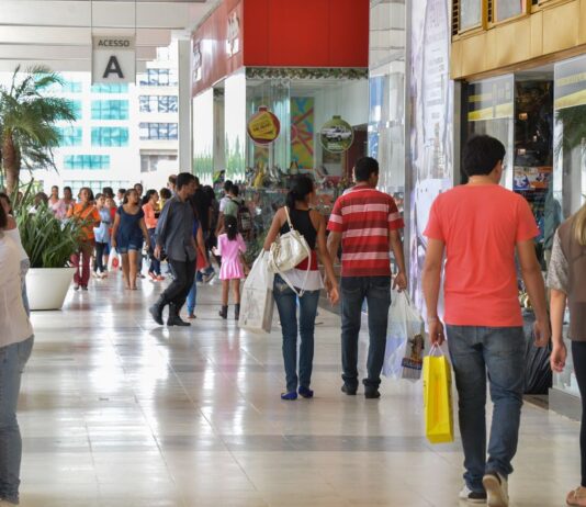 Inflação corrói poder de compra da população e frustra vendas no Natal