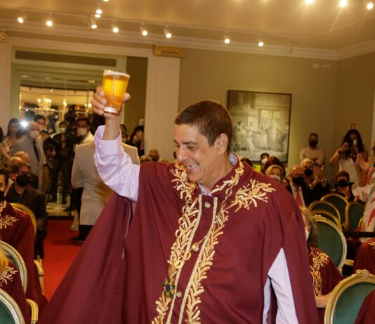 Imortal: Zeca Pagodinho celebra o samba e toma posse na Academia Brasileira de Cultura
