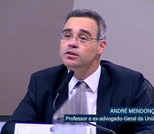 Indicação do santista André Mendonça ao STF é aprovada pela CCJ do Senado