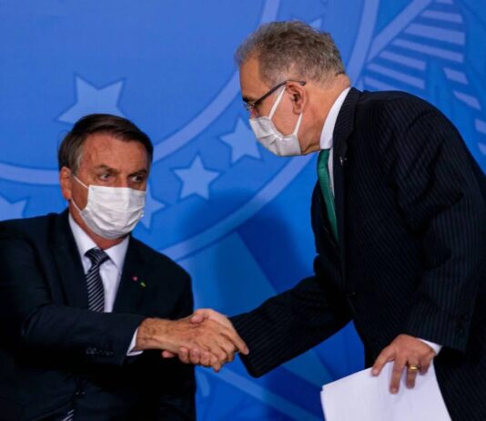 Governo emite nova nota técnica para dar embasamento jurídico aos antivacina