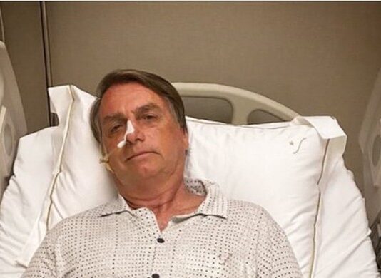 Bolsonaro anuncia “possível cirurgia de obstrução interna na região abdominal”
