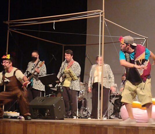 Cia. Teatral Cenicomania leva arte, inclusão e diversão para cinco cidades da Baixada