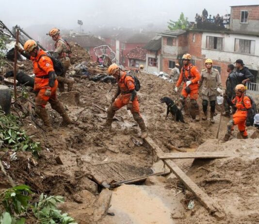 Petrópolis: mortes já passam de 100; Brasil conta pelo menos 206 por chuvas desde outubro