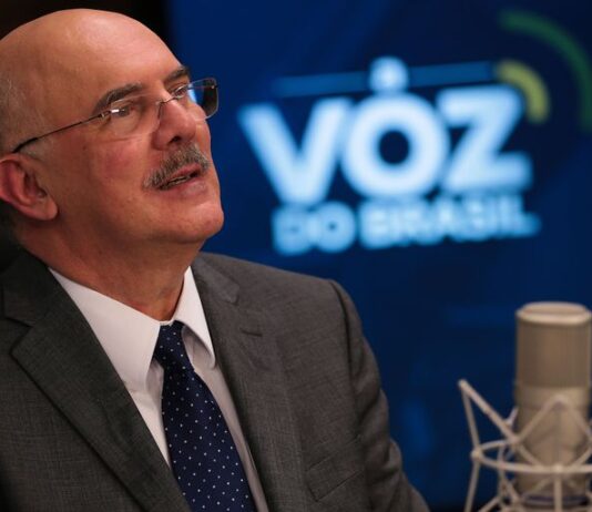 Ministro santista Milton Ribeiro pode ser investigado por gabinete paralelo de pastores