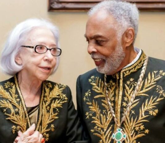 Gilberto Gil e Fernanda Montenegro rejeitaram fardão de R$ 80 mil da ABL; Entenda