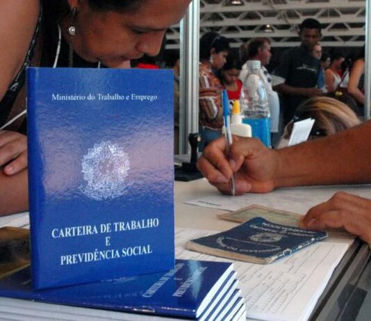 Seminário debate interferência da questão racial nas relações de trabalho e legislação