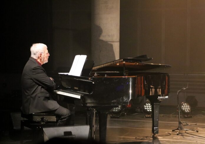 O pianista Osmar Militon