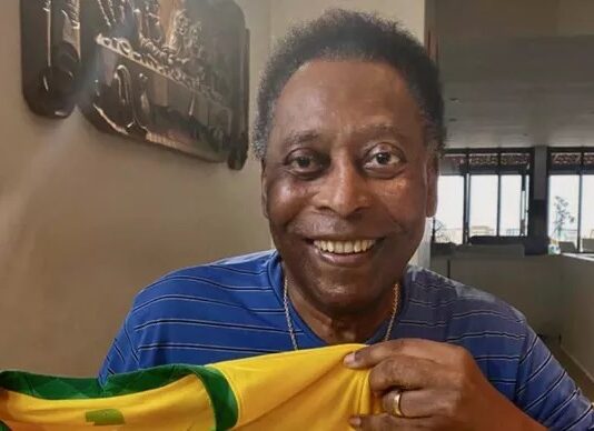 Em luta contra câncer, Pelé volta ao hospital para bateria de exames em São Paulo