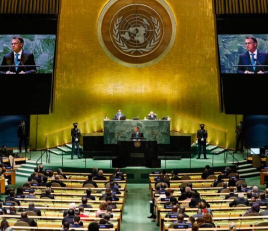 Bolsonaro é denunciado na ONU por ataques à democracia e promoção de discurso de ódio