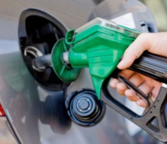 Baixada tem 5 cidades na lista das 20 com gasolina mais cara do estado; veja quais são