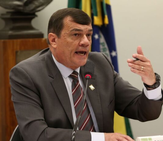 Governo Bolsonaro pede ao TSE acesso ao código-fonte das urnas eletrônicas
