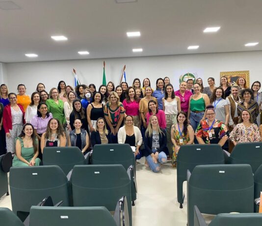 Mulheres por Mulheres – Sobre a união que muda o mundo
